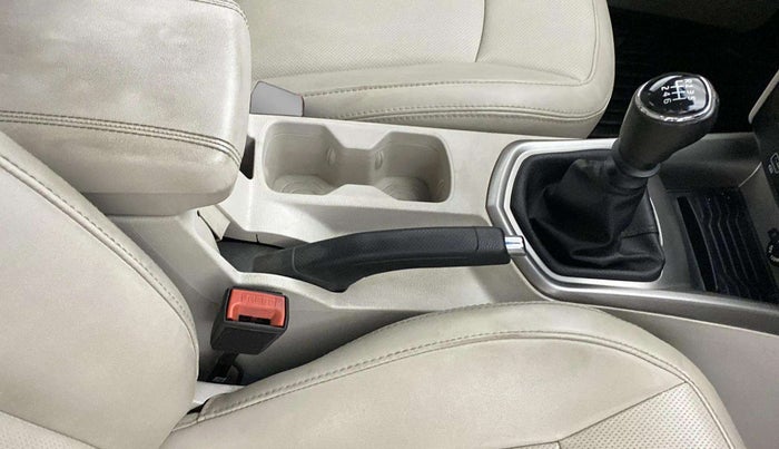 2023 Mahindra XUV300 W8 (O) 1.2 PETROL, Petrol, Manual, 36,405 km, Gear Lever