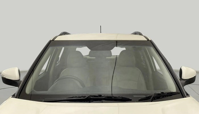 2023 Mahindra XUV300 W8 (O) 1.2 PETROL, Petrol, Manual, 36,405 km, Front Windshield