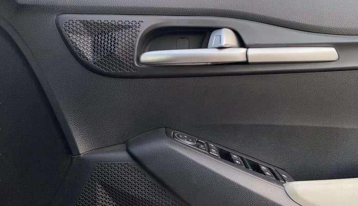 2021 KIA SELTOS HTK PLUS 1.5 IMT, Petrol, Manual, 21,903 km, Driver Side Door Panels Control