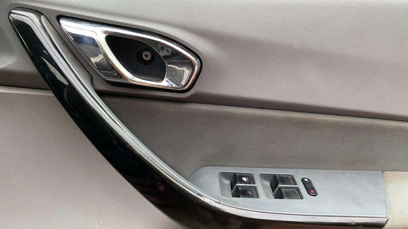 2020 Tata TIGOR XZ PLUS PETROL, Petrol, Manual, 80,241 km, Driver Side Door Panels Control