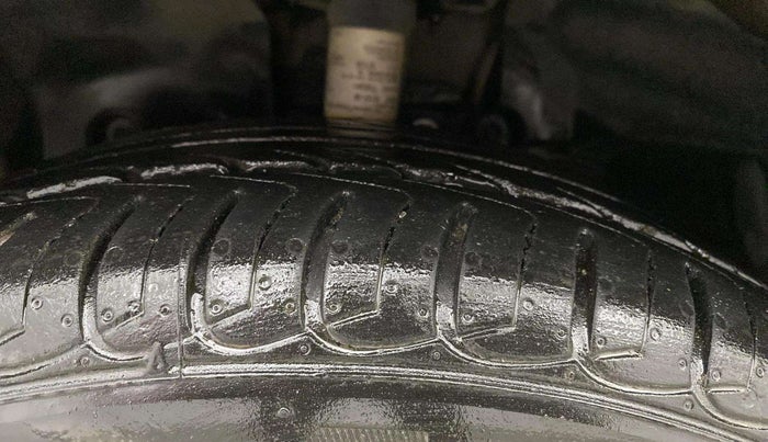 2016 Ford Ecosport TITANIUM 1.5L PETROL AT, Petrol, Automatic, 76,313 km, Left Front Tyre Tread