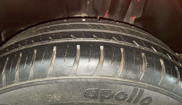 2018 Maruti Swift VXI, Petrol, Manual, 20,387 km, Left Rear Tyre Tread