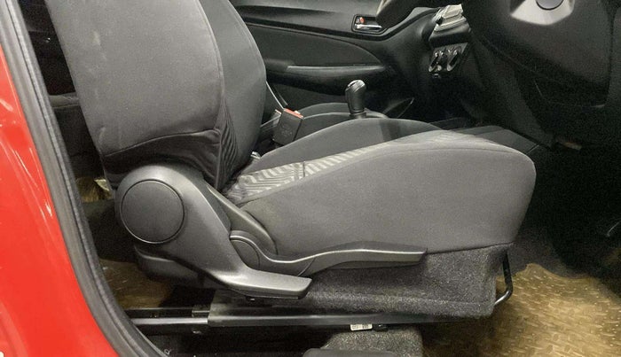 2018 Maruti Swift VXI, Petrol, Manual, 20,387 km, Driver Side Adjustment Panel