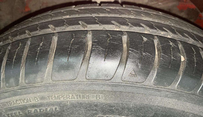 2018 Maruti Swift VXI, Petrol, Manual, 20,387 km, Right Front Tyre Tread