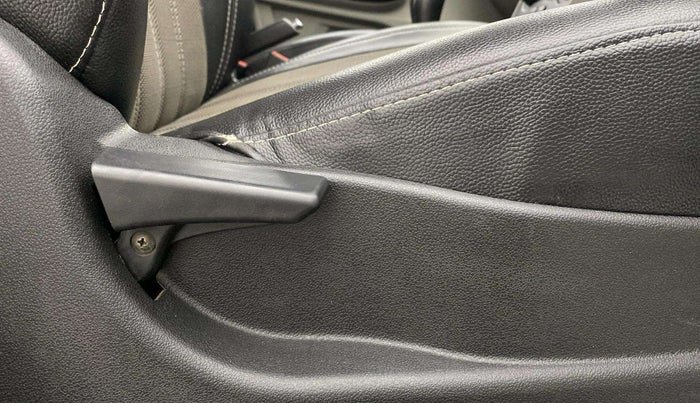 2018 Tata Tiago XT PETROL, Petrol, Manual, 65,675 km, Driver Side Adjustment Panel