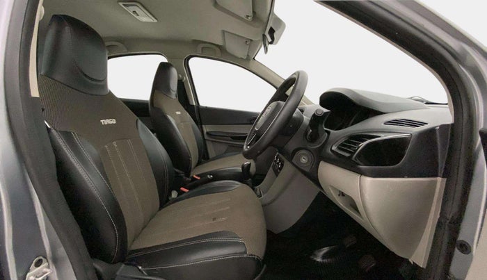 2018 Tata Tiago XT PETROL, Petrol, Manual, 65,675 km, Right Side Front Door Cabin