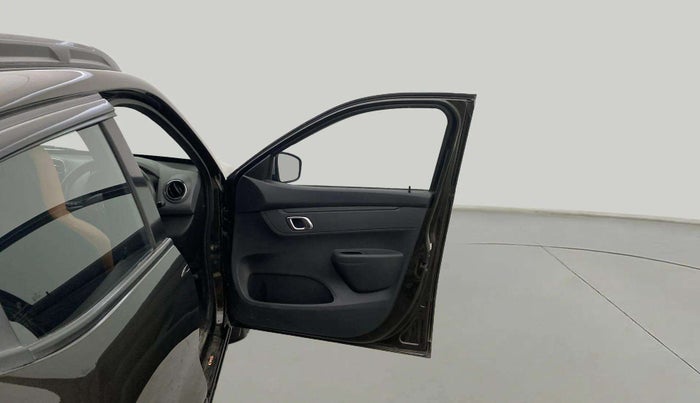 2019 Renault Kwid RXT 1.0 (O), Petrol, Manual, 28,772 km, RHS Front Door