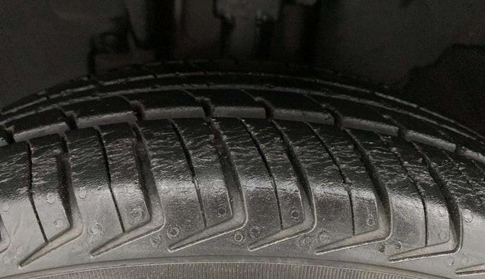 2019 Renault Kwid RXT 1.0 (O), Petrol, Manual, 28,772 km, Left Front Tyre Tread