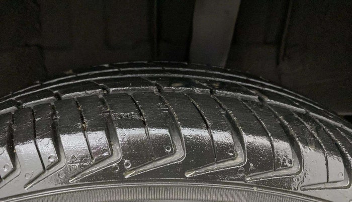 2019 Renault Kwid RXT 1.0 (O), Petrol, Manual, 28,772 km, Left Rear Tyre Tread