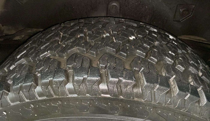 2020 Mahindra Thar LX D 4WD MT CONVERTIBLE, Diesel, Manual, 29,639 km, Right Rear Tyre Tread