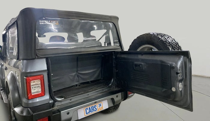2020 Mahindra Thar LX D 4WD MT CONVERTIBLE, Diesel, Manual, 29,639 km, Boot Door Open
