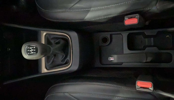 2022 Tata PUNCH ACCOMPLISHED MT, Petrol, Manual, 42,622 km, Gear Lever