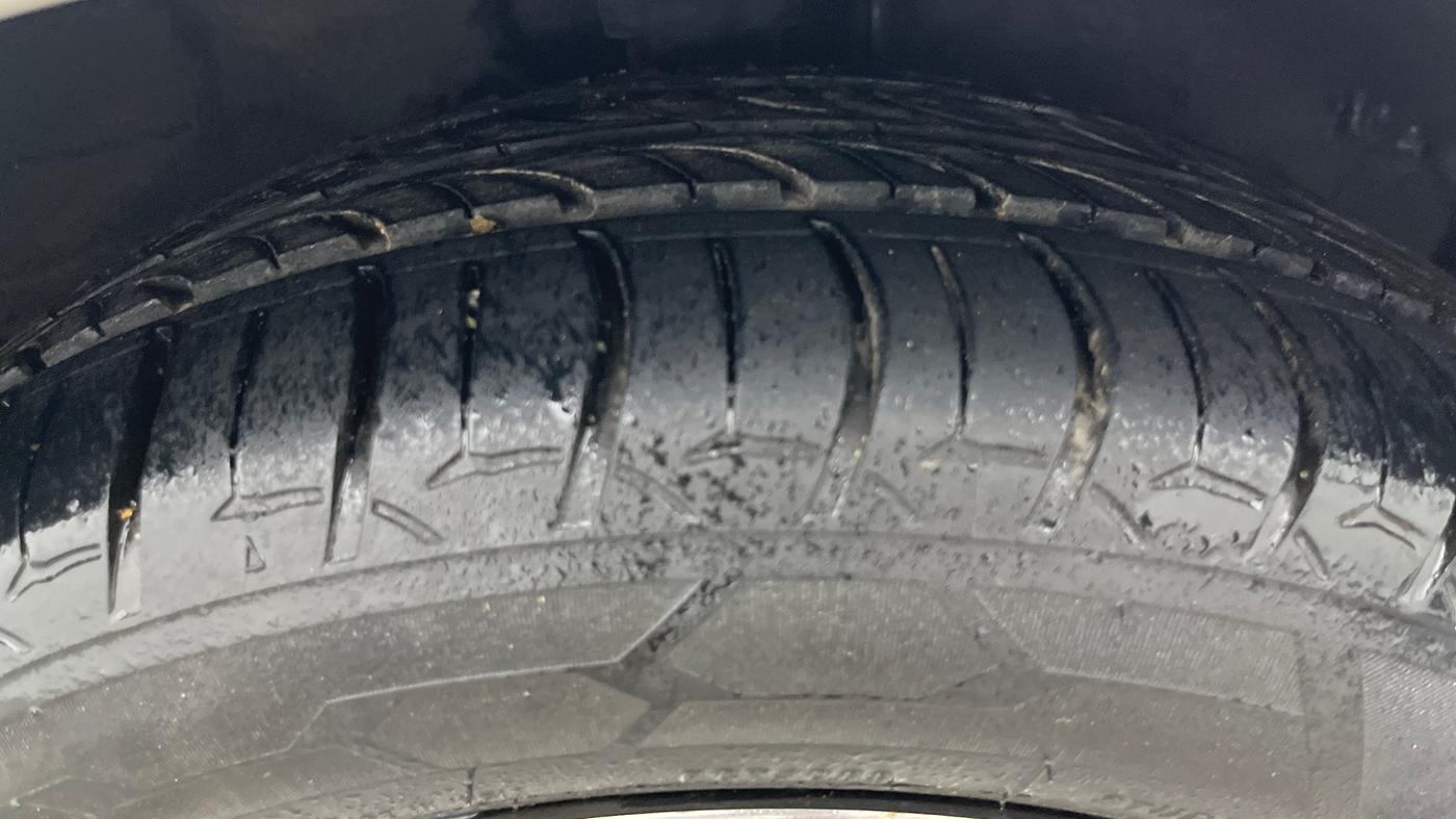 2014 Hyundai Verna FLUIDIC 1.6 VTVT SX, Petrol, Manual, 48,332 km, Right Front Tyre Tread