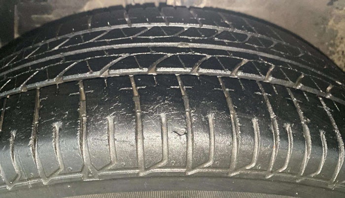 2015 Maruti Swift ZXI, Petrol, Manual, 37,755 km, Left Front Tyre Tread
