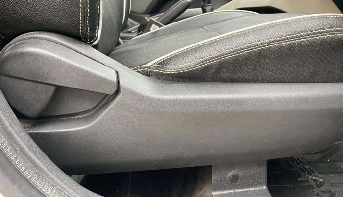 2022 Nissan MAGNITE XL, Petrol, Manual, 24,647 km, Driver Side Adjustment Panel