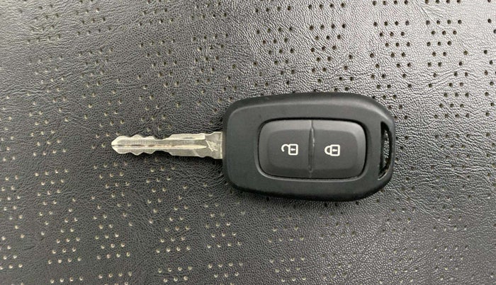 2022 Nissan MAGNITE XL, Petrol, Manual, 24,647 km, Key Close Up