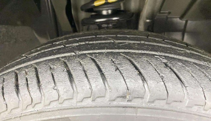 2022 Nissan MAGNITE XL, Petrol, Manual, 24,647 km, Left Rear Tyre Tread