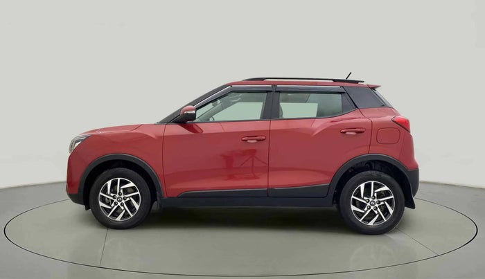 2023 Mahindra XUV300 W8 (O) 1.2 PETROL AMT, Petrol, Automatic, 10,863 km, Left Side