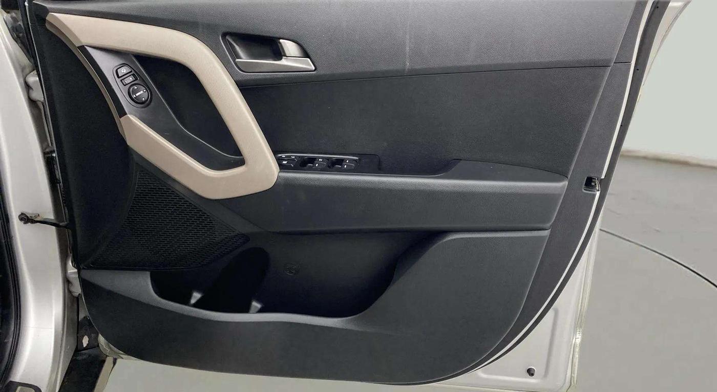 2016 Hyundai Creta SX PLUS AT 1.6 PETROL, Petrol, Automatic, 69,938 km, Driver Side Door Panels Control