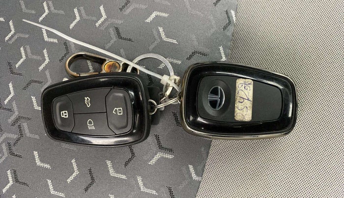 2020 Tata TIGOR XZ PLUS PETROL, Petrol, Manual, 38,654 km, Key Close Up
