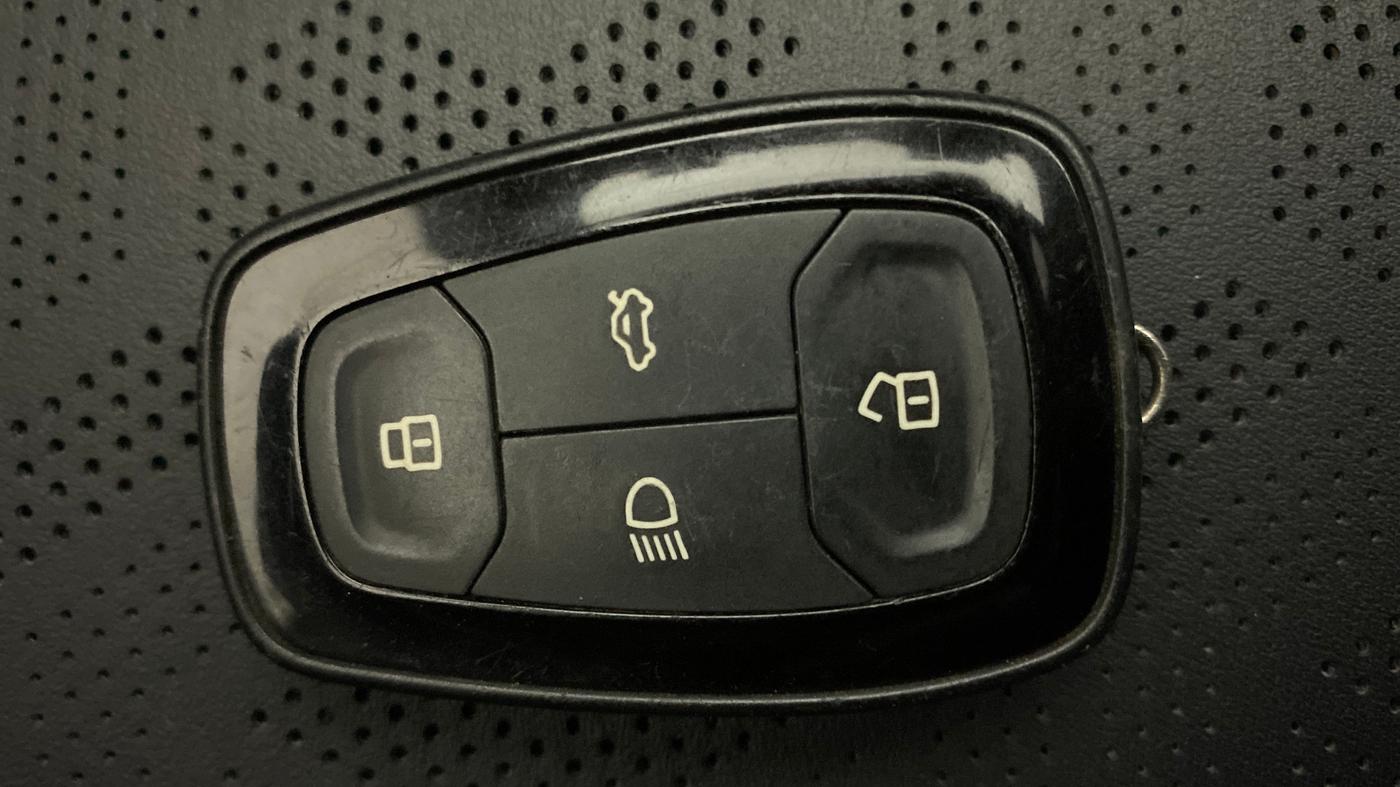 2023 Tata ALTROZ XZA PLUS DARK EDTION, Petrol, Automatic, 25,887 km, Key Close Up