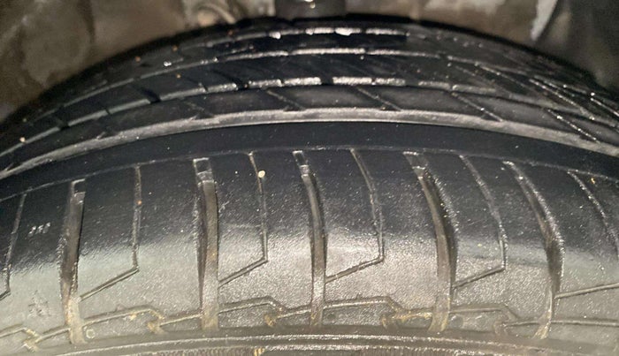 2019 Hyundai Elite i20 ASTA (O) CVT, Petrol, Automatic, 96,261 km, Right Front Tyre Tread