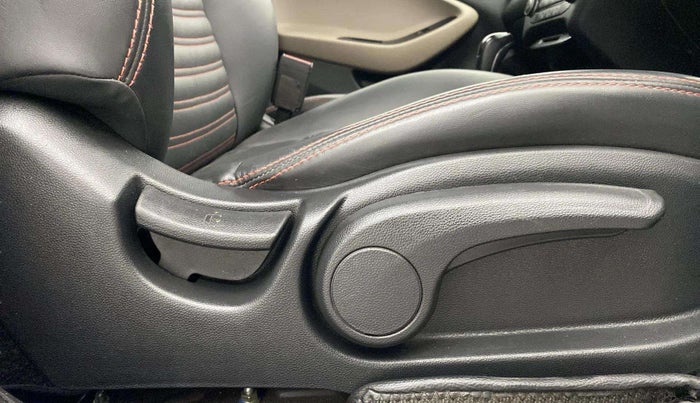 2019 Hyundai Elite i20 ASTA (O) CVT, Petrol, Automatic, 96,261 km, Driver Side Adjustment Panel