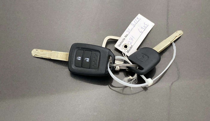 2022 Honda Amaze 1.2L I-VTEC S, Petrol, Manual, 46,618 km, Key Close Up
