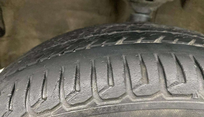 2014 Maruti Wagon R 1.0 VXI, Petrol, Manual, 72,795 km, Left Front Tyre Tread