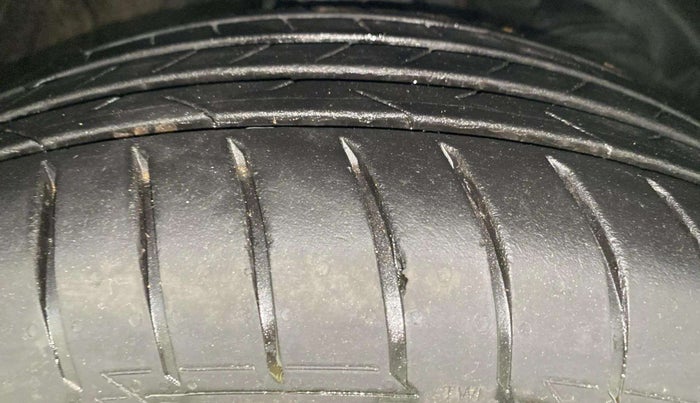 2018 Maruti Swift ZXI PLUS, Petrol, Manual, 43,244 km, Right Front Tyre Tread