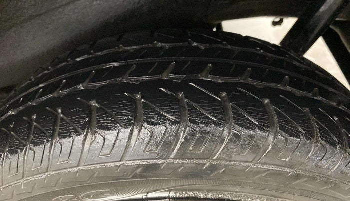 2015 Maruti Wagon R 1.0 VXI, Petrol, Manual, 17,288 km, Left Rear Tyre Tread