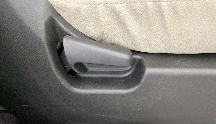 2015 Maruti Wagon R 1.0 VXI, Petrol, Manual, 17,288 km, Driver Side Adjustment Panel