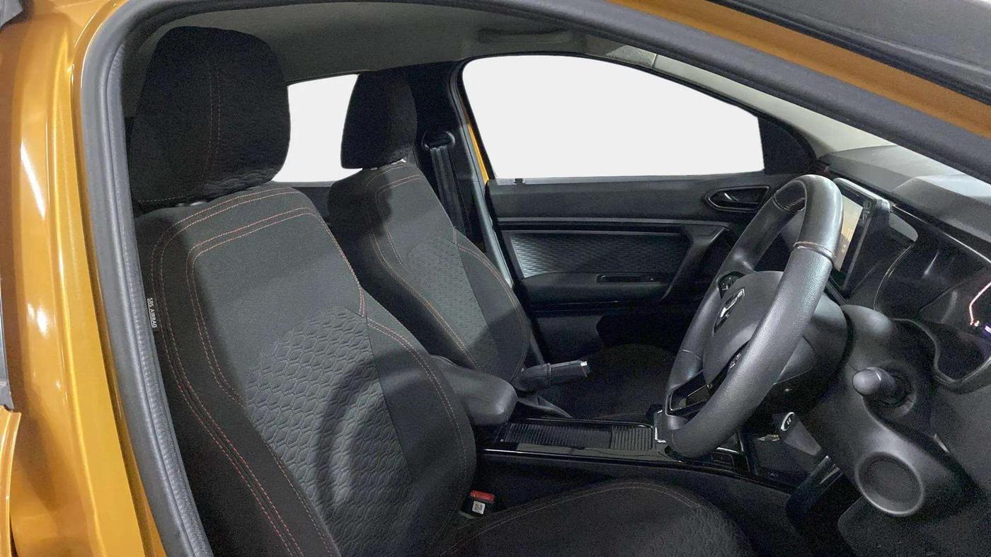 2022 Renault Kiger RXZ AMT, Petrol, Automatic, 19,802 km, Right Side Front Door Cabin