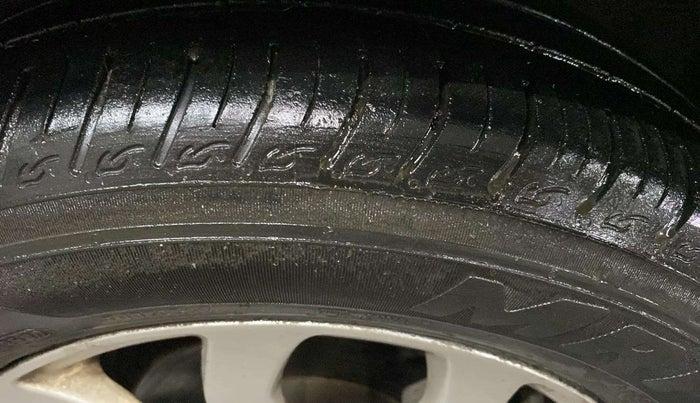 2018 Honda Amaze 1.2L I-VTEC VX AT, Petrol, Automatic, 43,000 km, Right Front Tyre Tread
