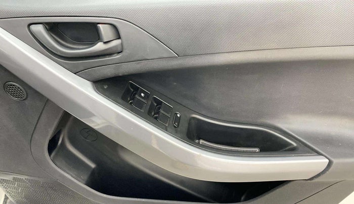 2023 Tata NEXON XM PLUS SUNROOF PETROL, Petrol, Manual, 70,315 km, Driver Side Door Panels Control