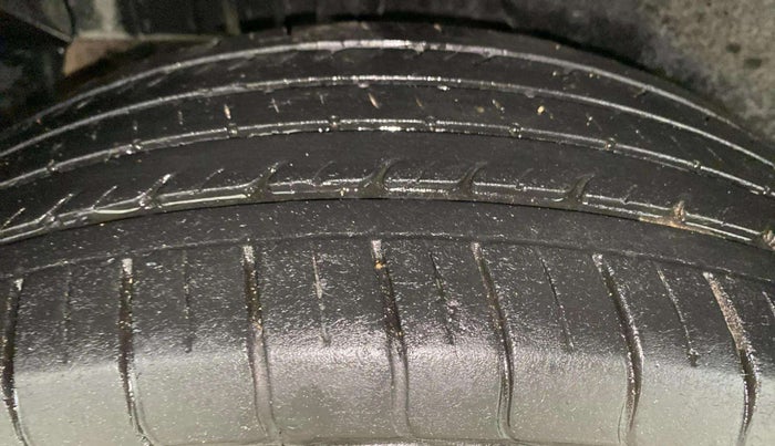 2023 Tata NEXON XM PLUS SUNROOF PETROL, Petrol, Manual, 70,315 km, Right Rear Tyre Tread