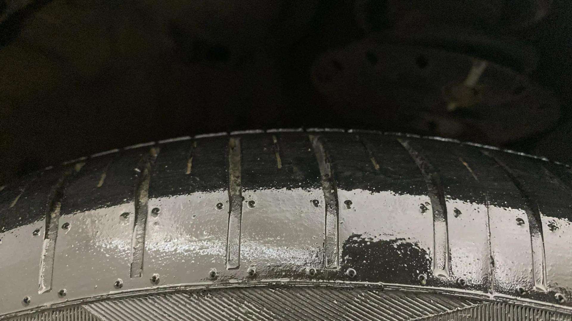 RHS-Front-Tyre-Tread-18