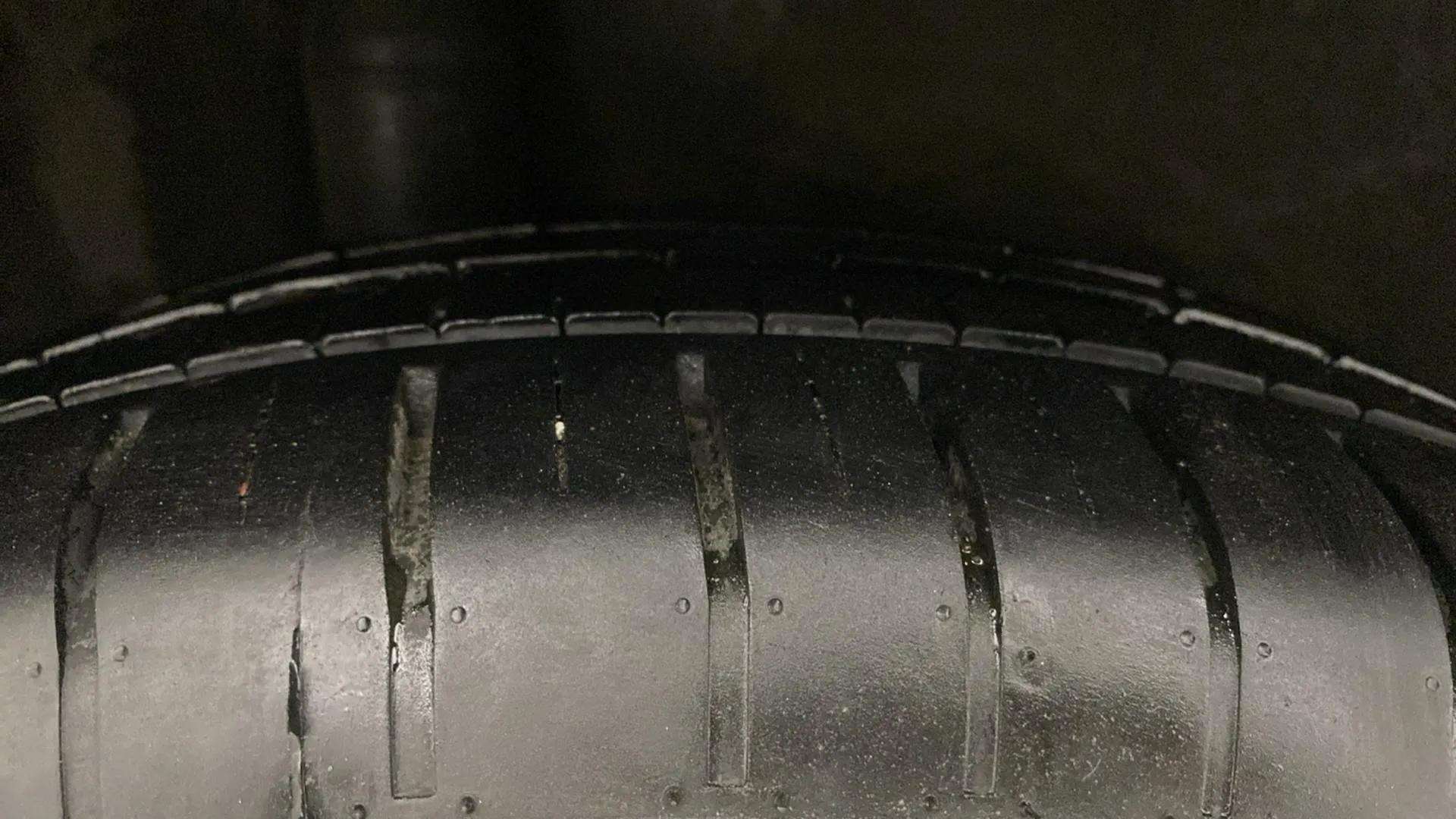 RHS-Rear-Tyre-Tread-19