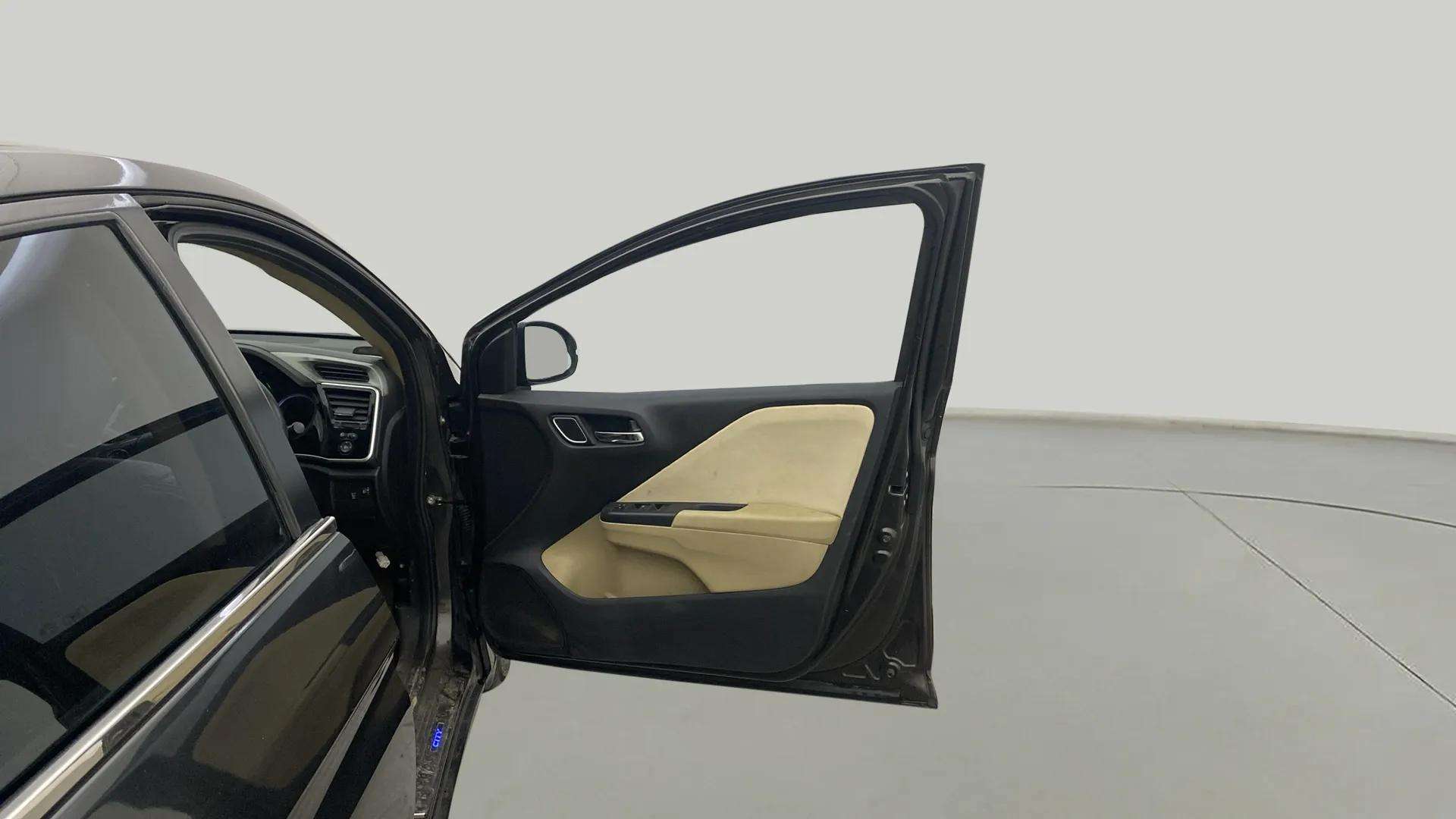 RHS-Front-Door-Open-32