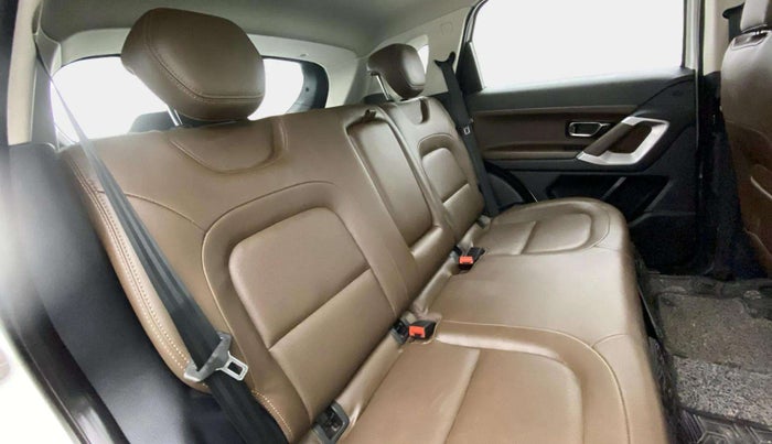 2022 Tata Harrier XZA PLUS 2.0L DUAL TONE, Diesel, Automatic, 46,112 km, Right Side Rear Door Cabin