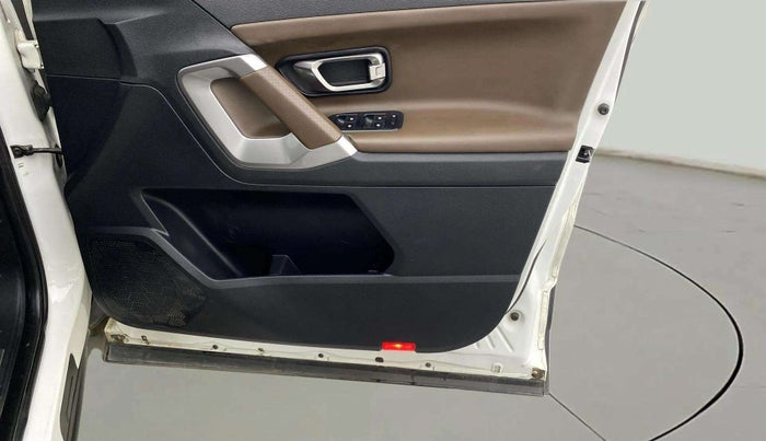 2022 Tata Harrier XZA PLUS 2.0L DUAL TONE, Diesel, Automatic, 46,112 km, Driver Side Door Panels Control