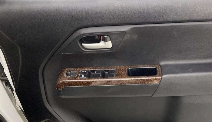 2019 Maruti New Wagon-R VXI 1.0, Petrol, Manual, 13,555 km, Driver Side Door Panels Control
