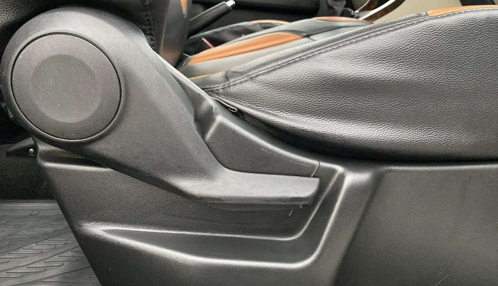 2019 Maruti New Wagon-R VXI 1.0, Petrol, Manual, 13,555 km, Driver Side Adjustment Panel