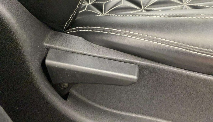 2019 Tata NEXON XM PETROL, Petrol, Manual, 39,753 km, Driver Side Adjustment Panel