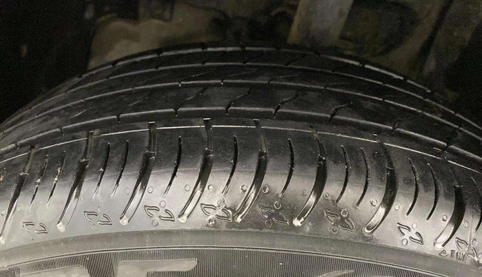 2019 Tata NEXON XM PETROL, Petrol, Manual, 39,753 km, Right Front Tyre Tread