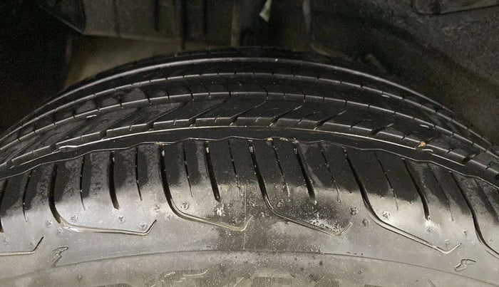 2019 Tata NEXON XM PETROL, Petrol, Manual, 39,753 km, Right Rear Tyre Tread