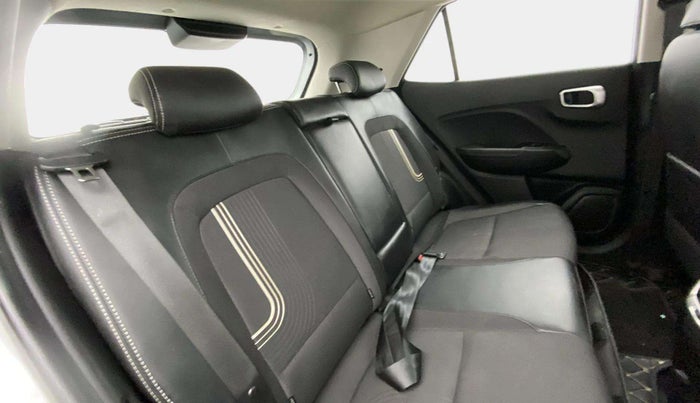 2019 Hyundai VENUE SX(O) 1.4 CRDI, Diesel, Manual, 39,593 km, Right Side Rear Door Cabin