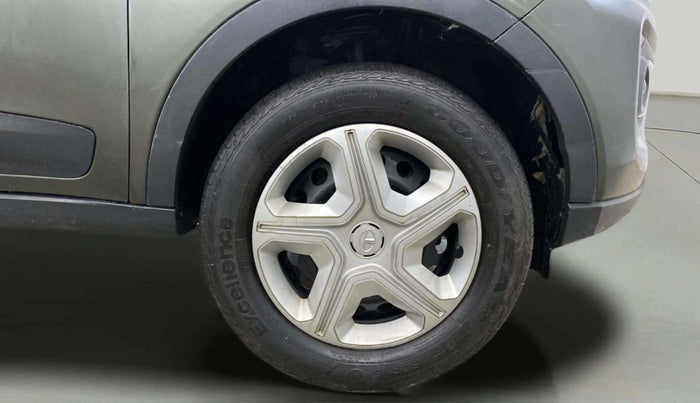2020 Tata NEXON XMA PETROL, Petrol, Automatic, 74,489 km, Right Front Wheel