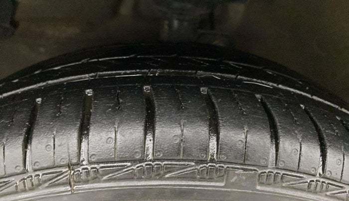 2016 Maruti Celerio ZXI AMT, Petrol, Automatic, 74,537 km, Left Front Tyre Tread