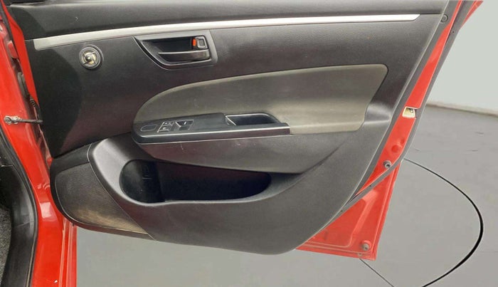 2015 Maruti Swift LXI (O), Petrol, Manual, 60,872 km, Driver Side Door Panels Control